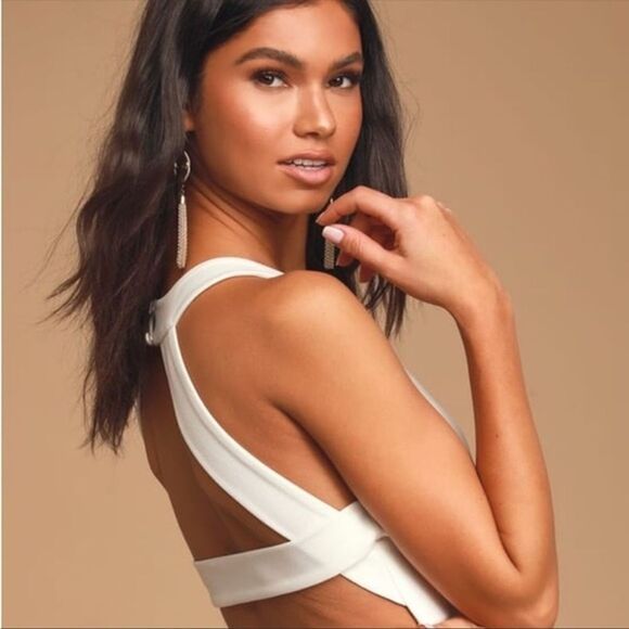 LULUS SIZE SMALL WHITE KEEP EM COMING BACKLESS SKATER DRESS New Mark On Dress - Picture 3 of 11